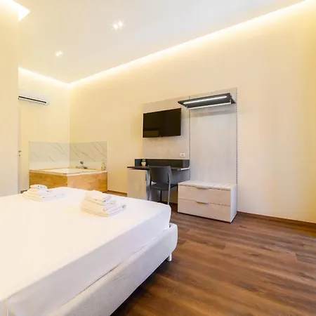 Fiorentino Luxury Center Апартаменты *